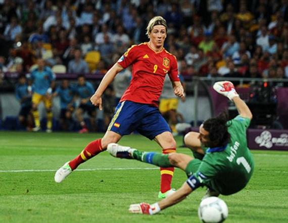西班牙队在2012年欧洲杯决赛中以4：0大胜意大利队